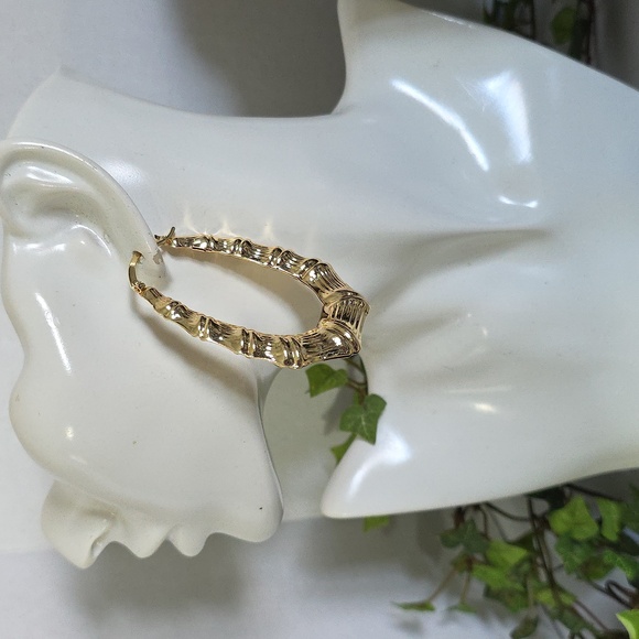Gold Filled Bamboo Doorknocker Oval Hoop Earrings - Picture 5 of 6